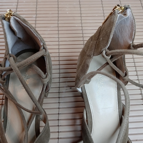 MICHAEL MICHAEL KORS MIRABEL SUEDE STRAPPY SANDALS - SIZE 10M TAN. A1pem - Picture 6 of 10